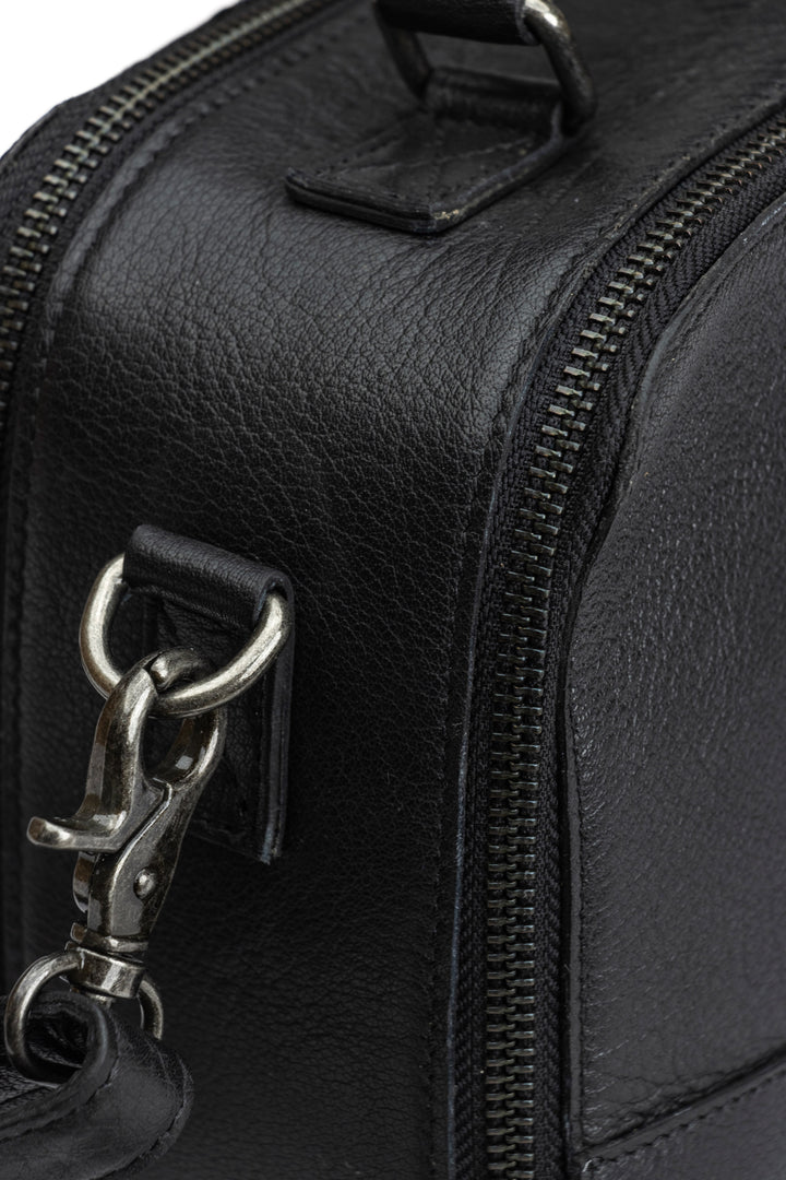 lilly - hochwertige ledertasche für deine strickutensilien, handgefertigt aus Echtleder von muud black