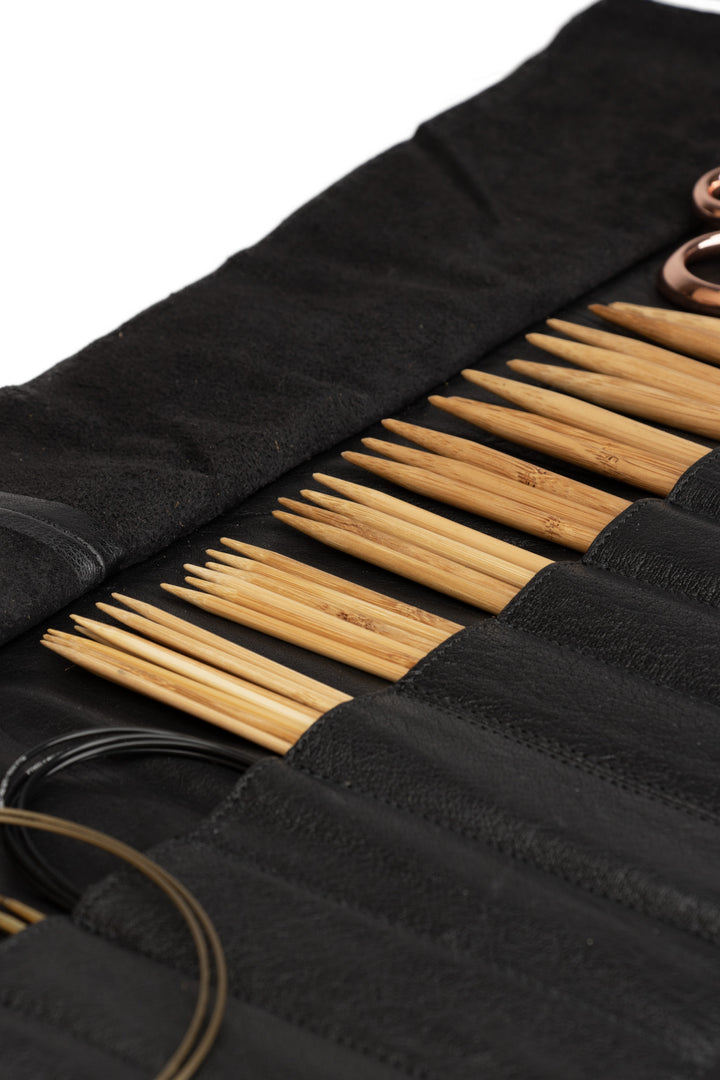 elona - etui für stickgarn oder Nadelspiele, handgefertigt aus Echtleder von muud black