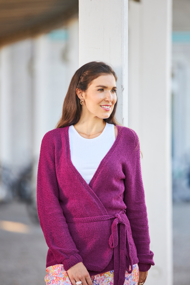 Wickeljacke mit Perlmusterkanten | Anleitungsheft | Wolle Avino | Stricken | Regina Bühler, Pro Lana, Christophorus Verlag Wickeljacke mit Perlmusterkanten | Anleitungsheft | Wolle Avino | Stricken | Regina Bühler, Pro Lana, Christophorus Verlag