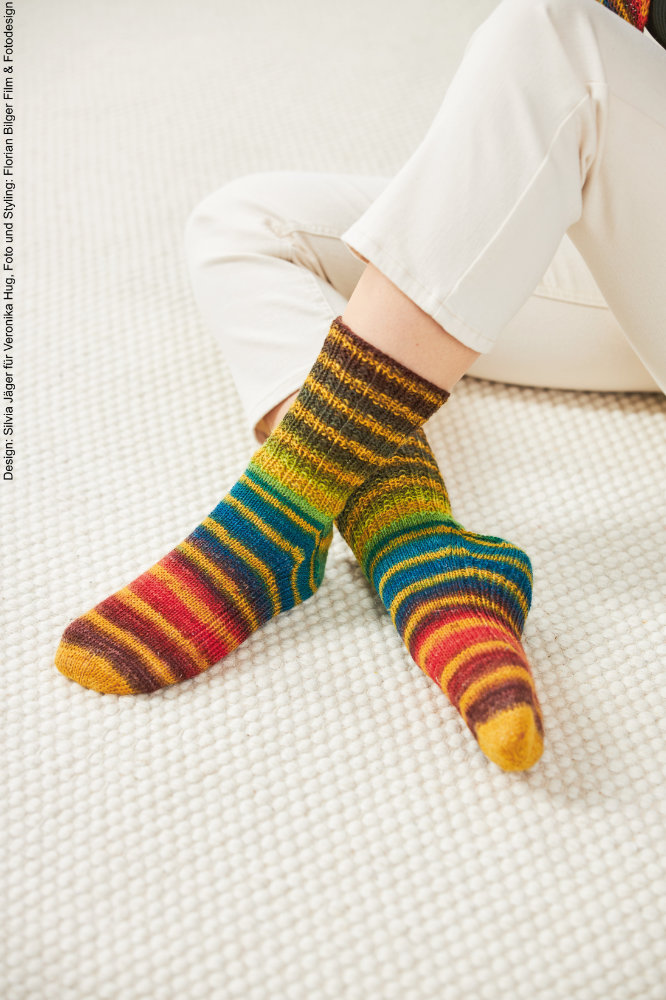 Schrägstreifen-Schal mit Socken | Anleitungsheft | Wolle Paint Socks | Stricken | Veronika Hug, Woolly Hugs, Christophorus Verlag Schrägstreifen-Schal mit Socken | Anleitungsheft | Wolle Paint Socks | Stricken | Veronika Hug, Woolly Hugs, Christophorus Verlag
