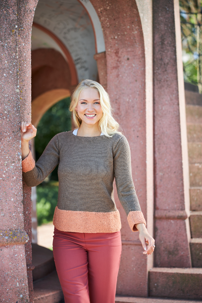 Pulli mit Perlmusterrand in Terracotta-Braun | Anleitungsheft + Wolle Chello | Stricken