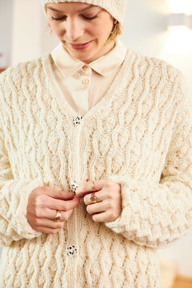 Jacke mit Ajourmuster | Anleitungsheft | Wolle Alpaka deluxe | Stricken | Pro Lana, Christophorus Verlag Jacke mit Ajourmuster | Anleitungsheft | Wolle Alpaka deluxe | Stricken | Pro Lana, Christophorus Verlag
