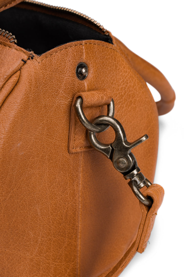 drew mini - ledertasche crossbody, handgefertigt aus Echtleder von muud whisky