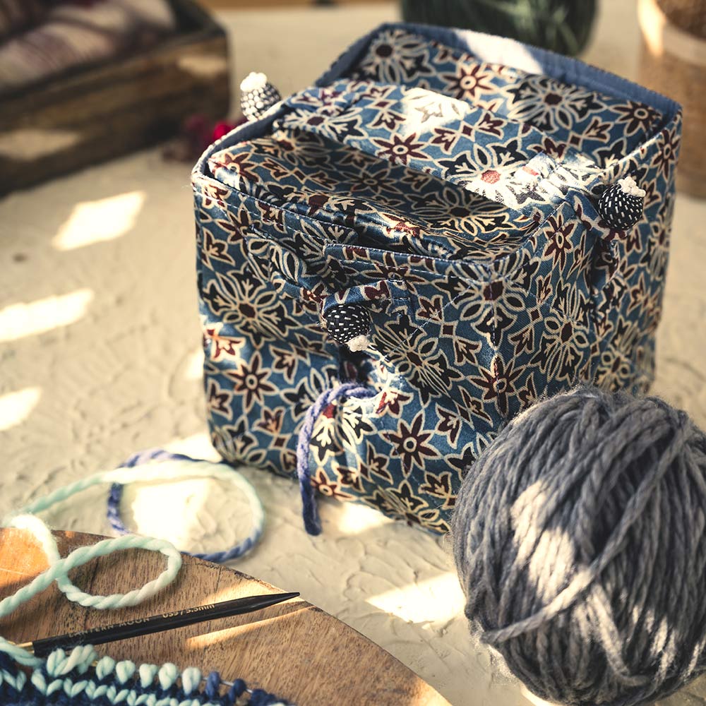 Strickbox von Lantern Moon Ikat