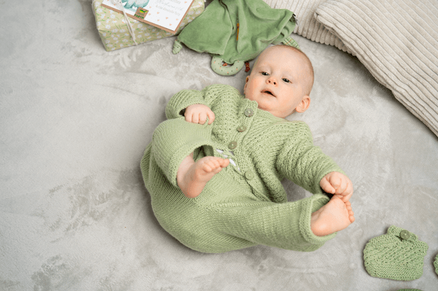 Jacke und Hose im Sternchenmuster | Einzelanleitung | Wolle Baby Micro  | Stricken | Pro Lana