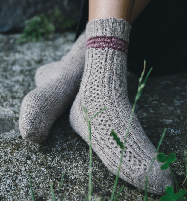 52 Wochen Socken stricken - Band 1 - Das außergewöhnlichste Sockenbuch aller Zeiten. Edler Leineneinband, Prägung und Lesebändchen 52 Wochen Socken stricken - Band 1 - Das außergewöhnlichste Sockenbuch aller Zeiten. Edler Leineneinband, Prägung und Lesebändchen