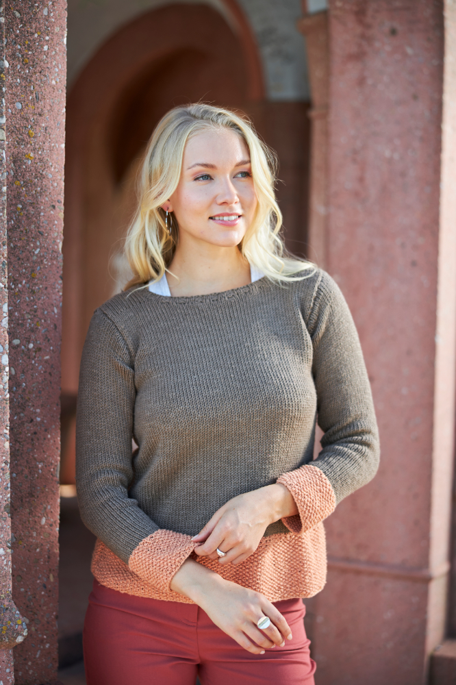 Pulli mit Perlmusterrand in Terracotta-Braun | Anleitungsheft + Wolle Chello | Stricken