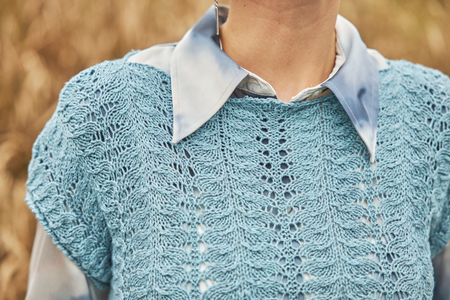Kurzarmpulli mit Ajourmuster | Anleitungsheft | Wolle Montenegro  | Stricken | Regina Bühler, Pro Lana