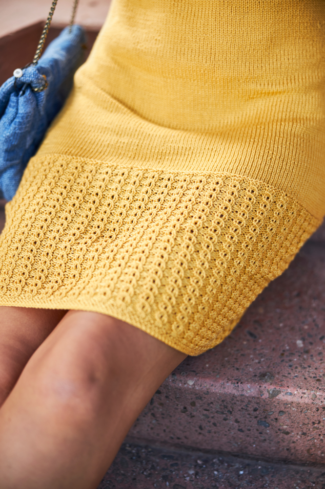 Strickkleid mit Fantasiezöpfen-Musterpasse | Anleitungsheft | Wolle Basic Cotton 0024 - curry | Stricken | Regina Bühler, Pro Lana, Christophorus Verlag Strickkleid mit Fantasiezöpfen-Musterpasse | Anleitungsheft | Wolle Basic Cotton 0024 - curry | Stricken | Regina Bühler, Pro Lana, Christophorus Verlag