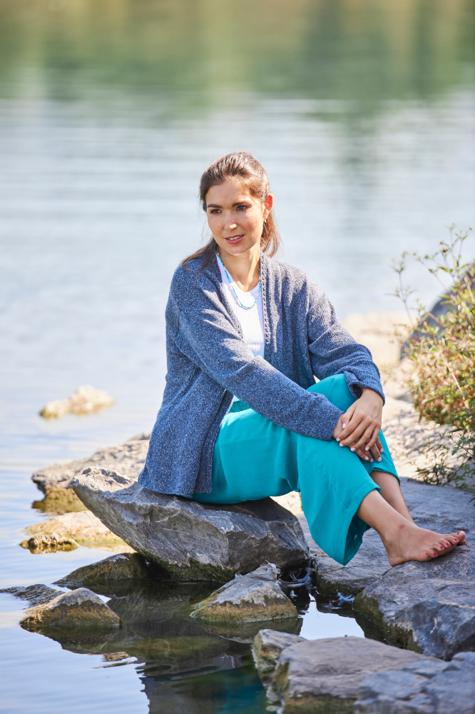 Verschlusslose Jacke mit Schalkragen | Anleitungsheft | Wolle Montenegro | Stricken | Regina Bühler, Pro Lana, Christophorus Verlag Verschlusslose Jacke mit Schalkragen | Anleitungsheft | Wolle Montenegro | Stricken | Regina Bühler, Pro Lana, Christophorus Verlag