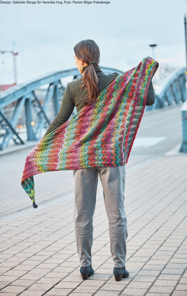 Woolly Hugs Maschenwelt - 05/2023 Tuch asymmetrisch | Einzelanleitung | Wolle Paint Socks | Stricken | Veronika Hug, Woolly Hugs, Silvia Jäger
