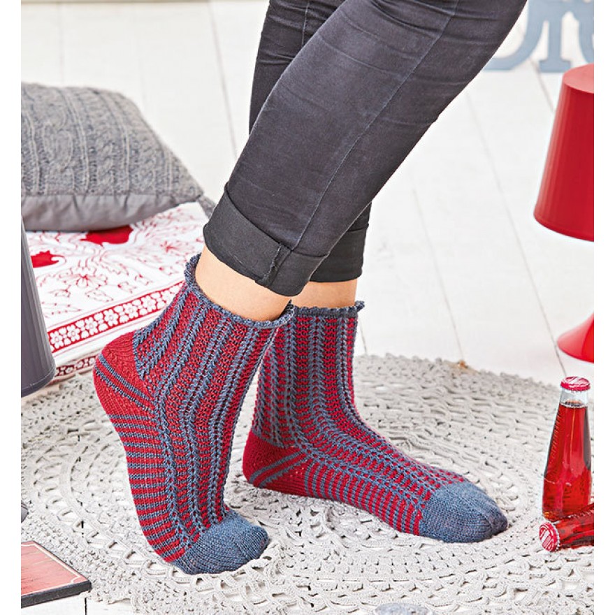 PS-Socken mit dem addiCraSyTrio stricken Passgenau durch Propellerspitze und Streifenferse von Sylvie Rasch