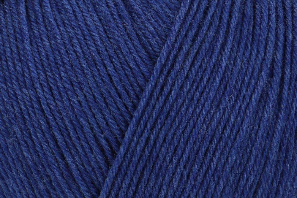 00056 navy | €15.50