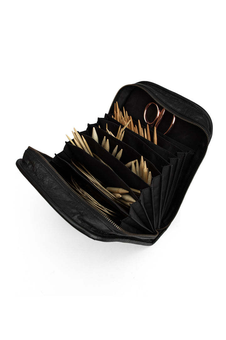 voss -   etui für stricknadeln, handgefertigt aus Echtleder von muud black