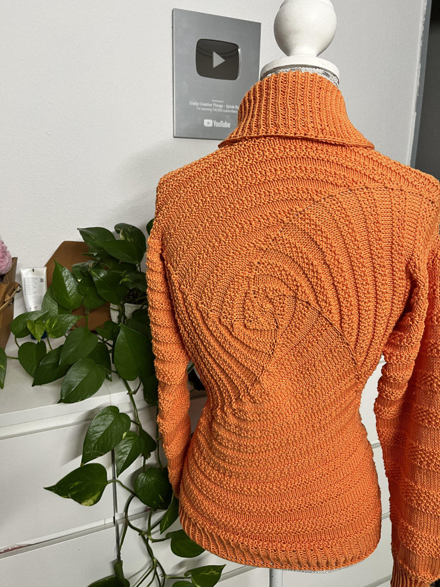 Rock and Roll - Unisex Pullover | Anleitung | Wollpaket mit Italy Wool 150  | Stricken | Sylvie Rasch Rock and Roll - Unisex Pullover | Anleitung | Wollpaket mit Silk Golden Socks - 4-fach Sockenwolle  | Stricken | Sylvie Rasch