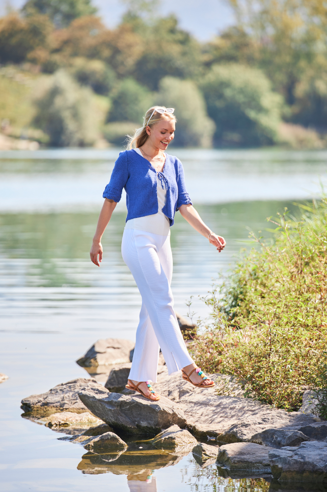 Jacke mit Rüschenärmel | Anleitungsheft | Wolle Fleeting Cotton | Stricken | Regina Bühler, Pro Lana, Christophorus Verlag Jacke mit Rüschenärmel | Anleitungsheft | Wolle Fleeting Cotton | Stricken | Regina Bühler, Pro Lana, Christophorus Verlag