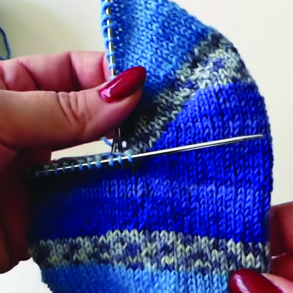 Runde Bumerangferse - Nadelspiel | Anleitung | Wolle Supersocke 100 Linie 3 Color 4-fach  | Stricken | Sylvie Rasch