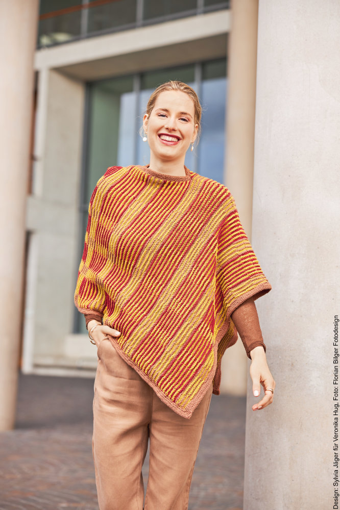 Poncho Schattenstricken | Anleitungsheft | Wolle Merino Stretch  | Stricken | Veronika Hug, Woolly Hugs, Christophorus Verlag