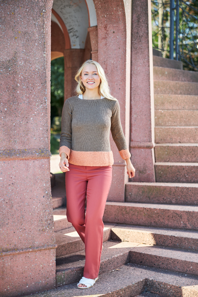 Pulli mit Perlmusterrand in Terracotta-Braun | Anleitungsheft + Wolle Chello | Stricken