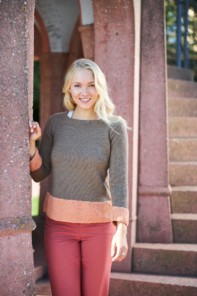 Pulli mit Perlmusterrand in Terracotta-Braun | Anleitungsheft + Wolle Chello | Stricken