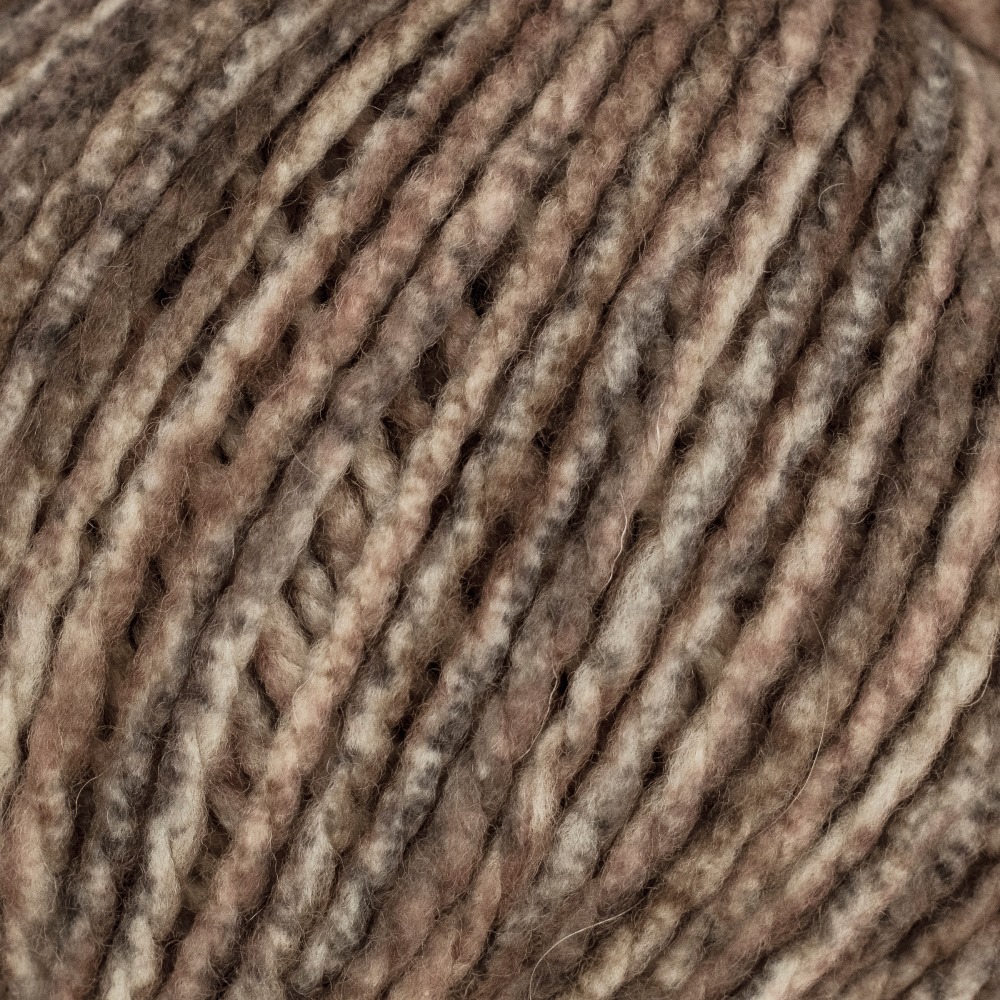 0001 - braun meliert | €5.95