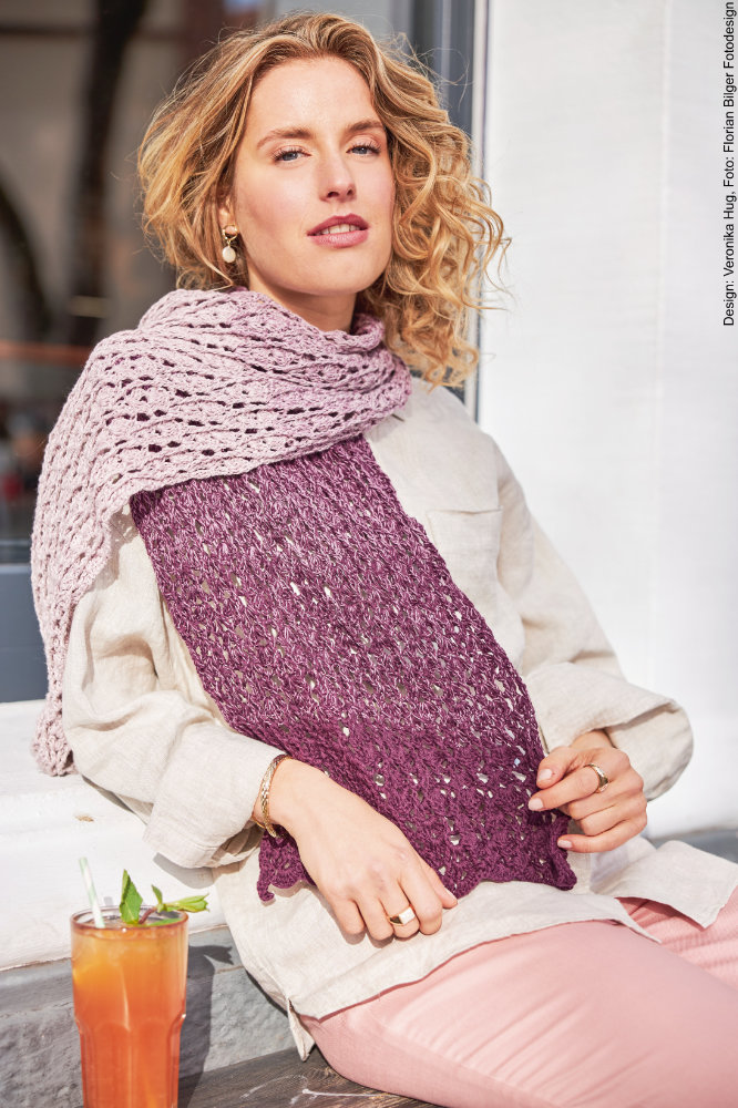 Woolly Hugs Maschenwelt - 05/2023 Stola Reliefwaben | Anleitungsheft | Wolle BOBBEL cotton 800m | Häkeln | Veronika Hug, Woolly Hugs, Christophorus Verlag