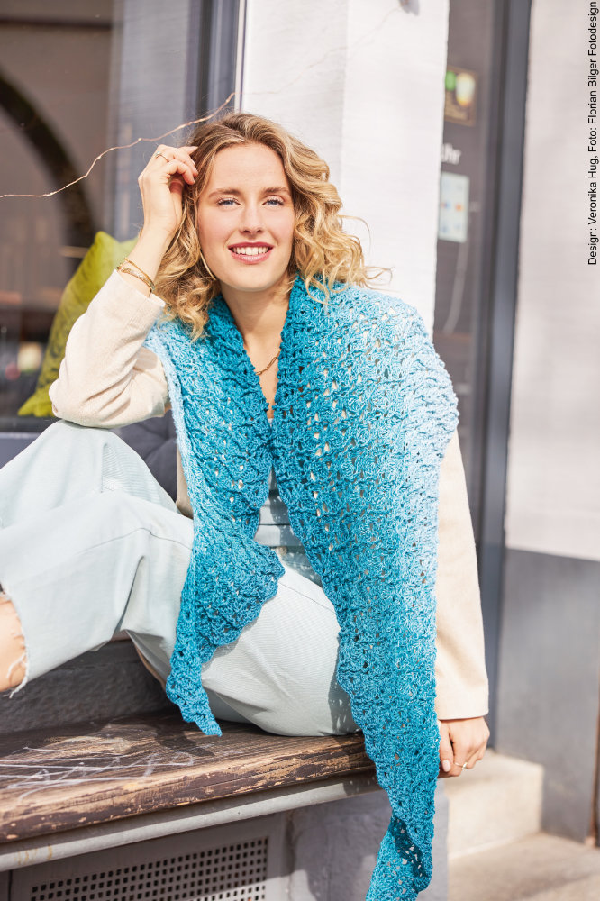 Woolly Hugs Maschenwelt - 05/2023 Tuch Relief - Waben ab Spitze | Anleitungsheft | Wolle BOBBEL cotton 800m | Häkeln | Veronika Hug, Woolly Hugs, Christophorus Verlag