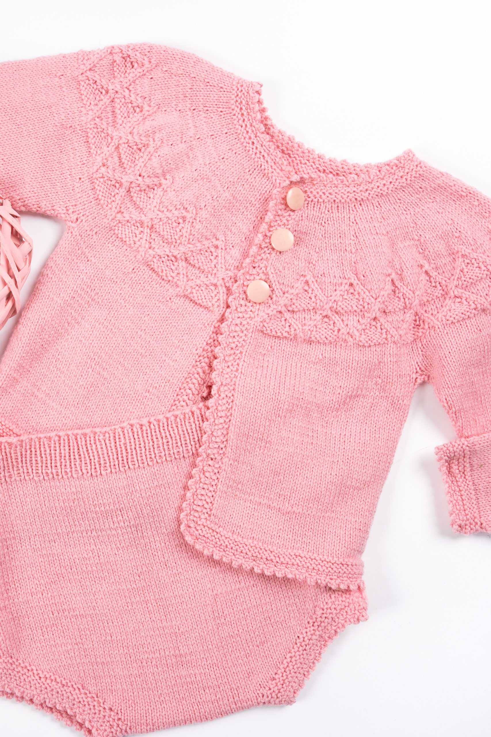 Jäckchen mit Rautenmusterbordüre | Einzelanleitung | Wolle Baby Merino soft  | Stricken | Pro Lana