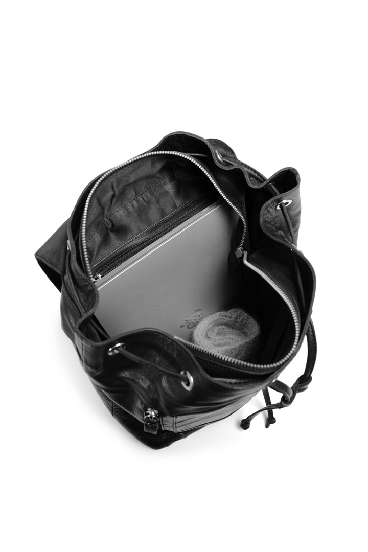 gimo - handgefertigter rucksack , handgefertigt aus Echtleder von muud black