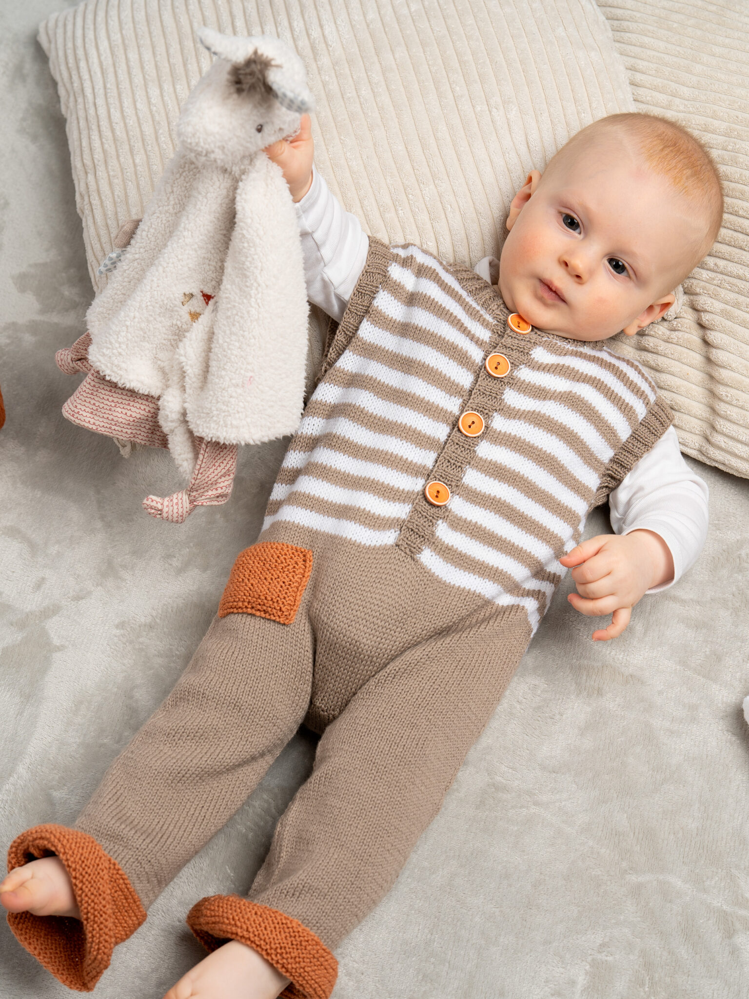 Latzhose mit Streifen | Einzelanleitung | Wolle Baby Merino soft  | Stricken | Pro Lana