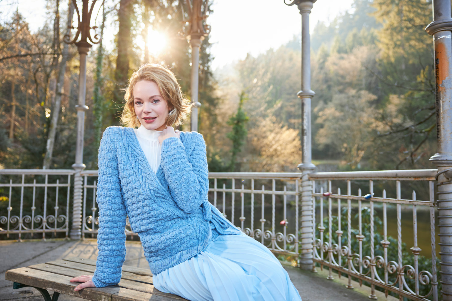 Wickeljacke mit Flechtmusterbordüre | Anleitungsheft | Wolle Italy Wool 150  | Stricken | Pro Lana, Christophorus Verlag