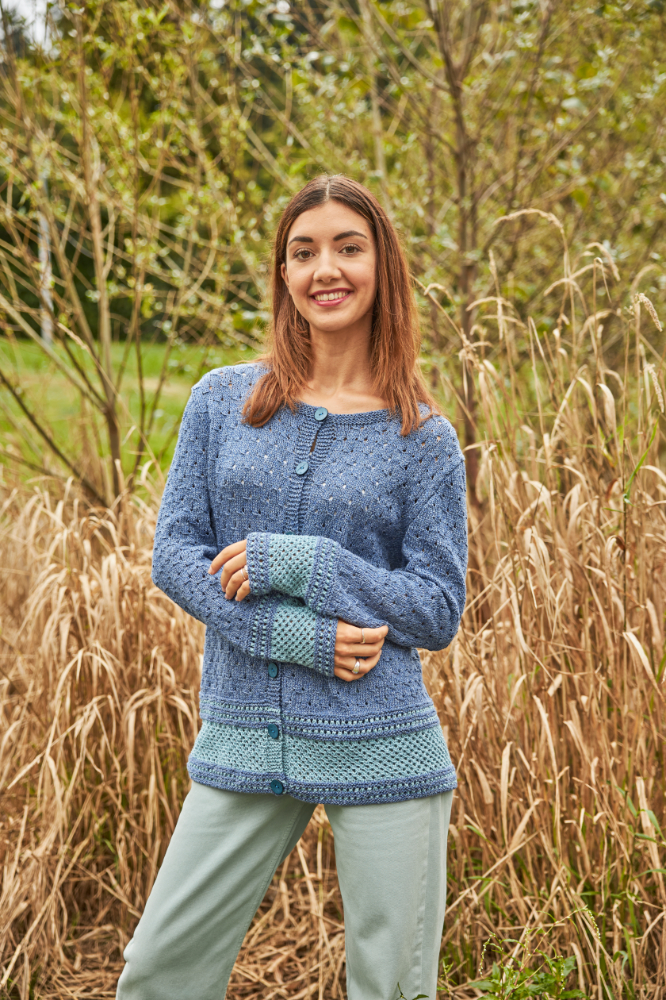 Zeifarbige Jacke mit Strukturmustern | Anleitungsheft | Wolle Montenegro  | Stricken | Regina Bühler, Pro Lana