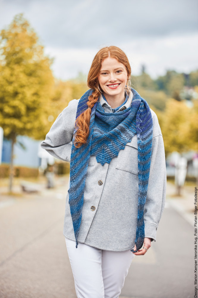 Woolly Hugs Maschenwelt - 06/2023 Trio-Tuch Blue Dream | Anleitungsheft | Wolle Paint Socks | Stricken | Veronika Hug, Woolly Hugs, Christophorus Verlag