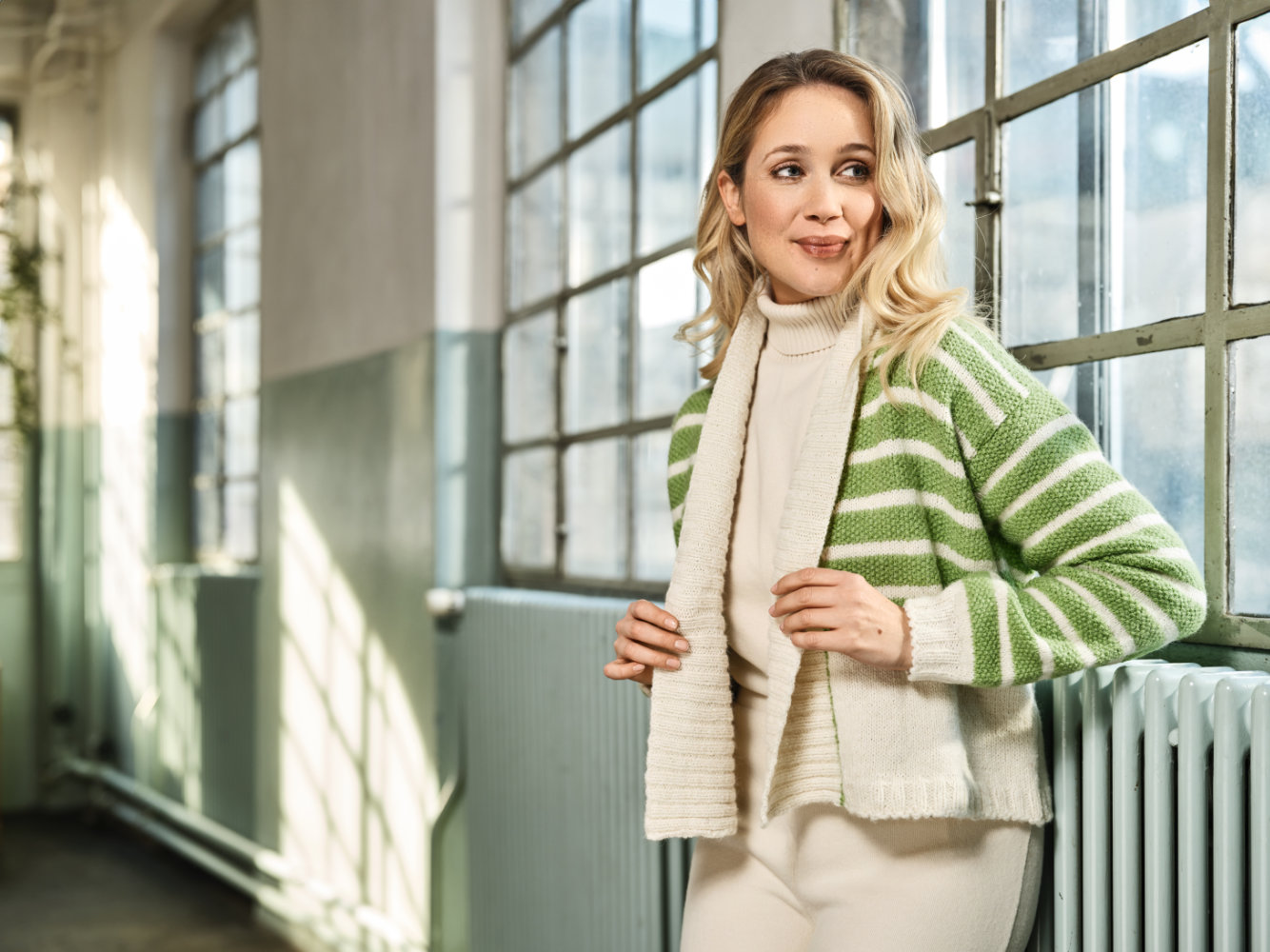 Cardigan mit Streifen | Anleitungsheft | Wolle Alpaka deluxe  | Stricken | Pro Lana