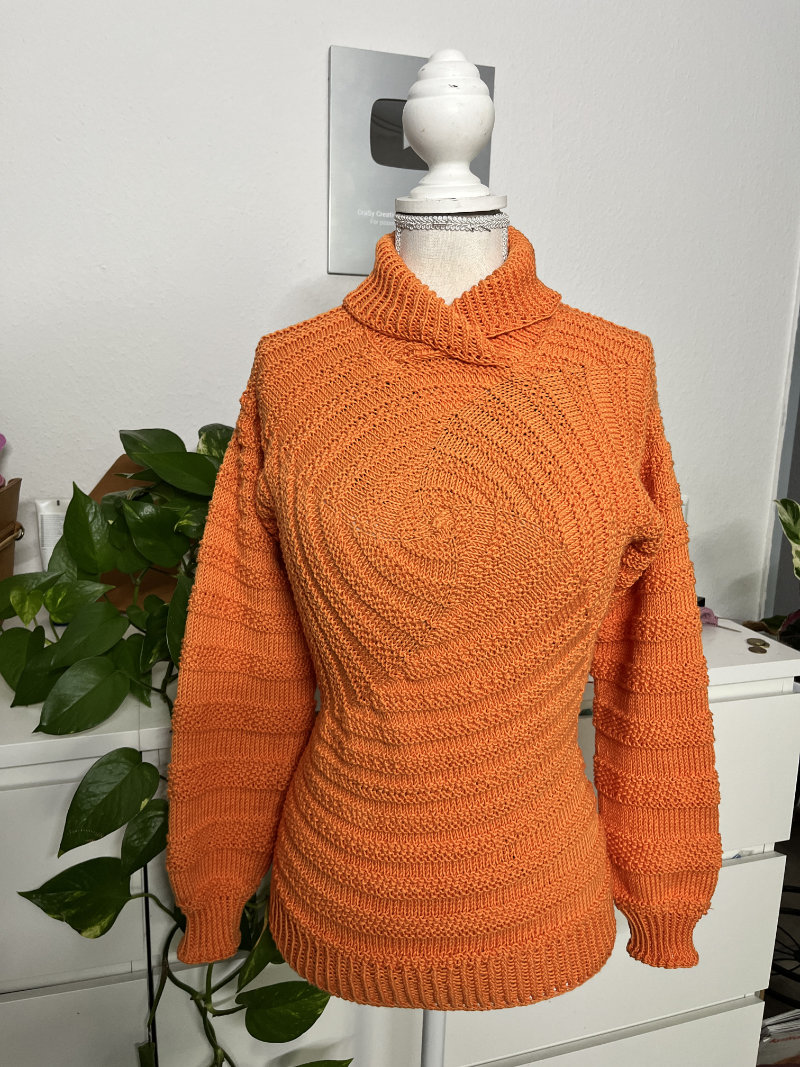 Rock and Roll - Unisex Pullover | Anleitung | Wollpaket mit Italy Wool 150  | Stricken | Sylvie Rasch Rock and Roll - Unisex Pullover | Anleitung | Wollpaket mit Silk Golden Socks - 4-fach Sockenwolle  | Stricken | Sylvie Rasch