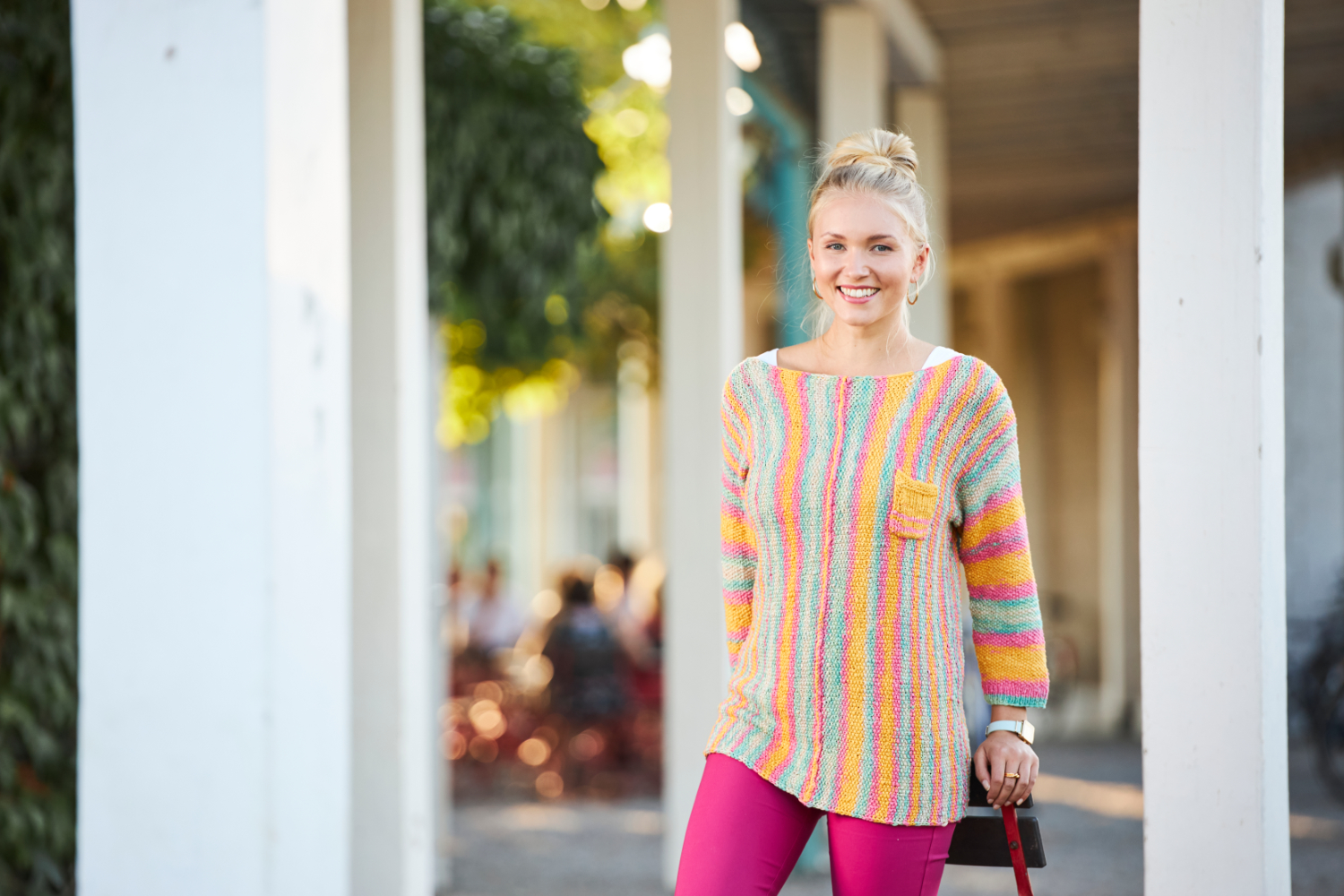 Quergestrickter Pulli mit Brusttasche | Anleitungsheft + Wolle Soul Surf | Stricken